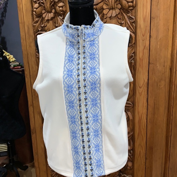 L.L. Bean Jackets & Blazers - EUC LL Bean large winter white with blue fleece vest